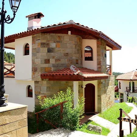 Bron House Villa Pamporowo