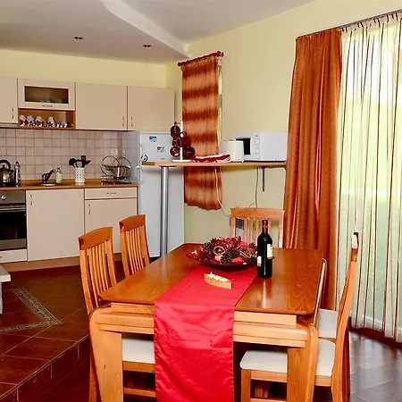 Villa Bron House *
